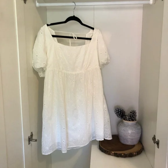 Floral white baby doll dress from Princess Polly (size 10) - Picture 1 of 5